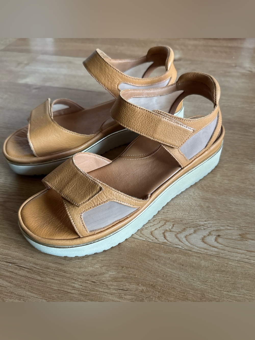 L’Amour Des Pieds Arnas Soft Tan Leather Platform Sandals 10M